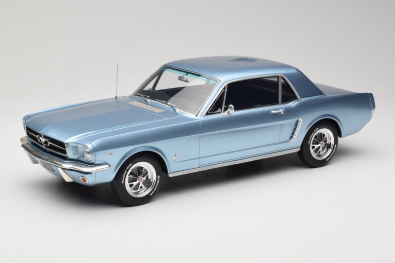 Ford Mustang V8 Hardtop Pony GT Silver Blue GT Spirit 1:12 G089 Resin