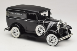 Ford Panel Car Police Patrol Signature Models 1:18 18143 Diecast - image 4 of 6
