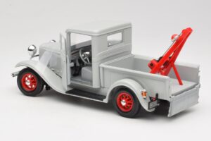 Ford Pick-Up Wrecker Grey Road Signature 1:18 92257 Diecast - image 5 of 8