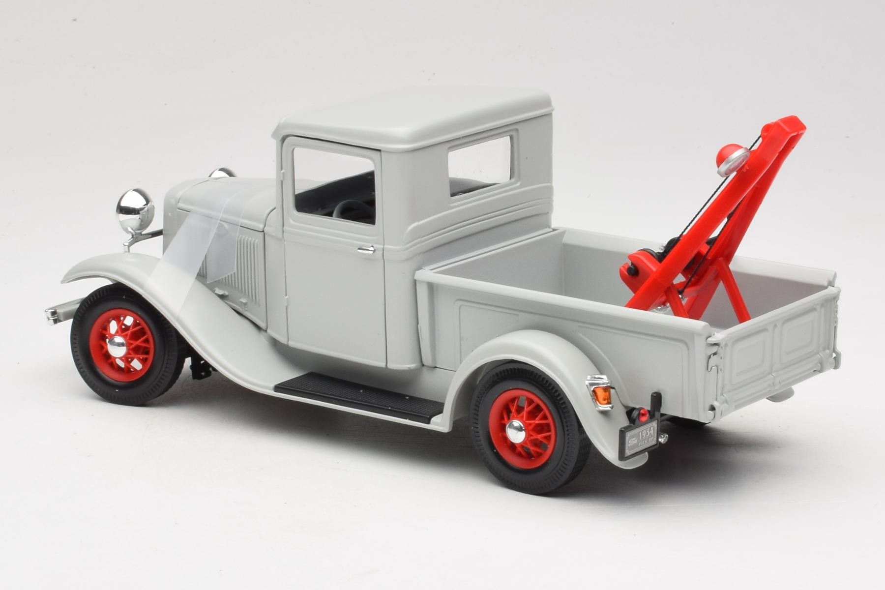 Road Signature 1934 Ford Pick-Up Wrecker 1:18 Diecast