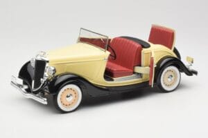 Ford Roadster Dearborn Yellow Solido 1:18 8008 Diecast - image 2 of 8