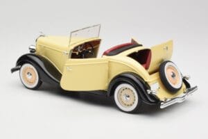Ford Roadster Dearborn Yellow Solido 1:18 8008 Diecast - image 5 of 8
