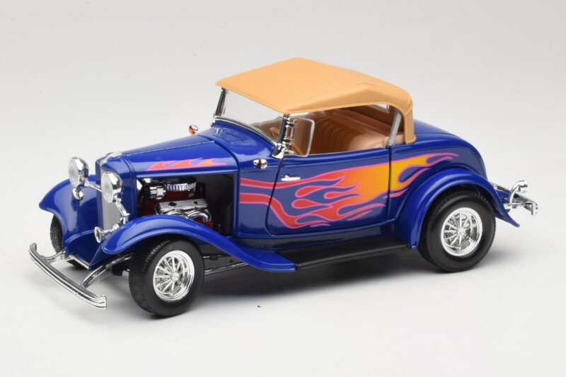 Ford Roadster Street Rod Blue with Fire Road Signature 1:18 Ford Roadster Street Rod Blue with Fire Road Signature 1:18 92249 Diecast