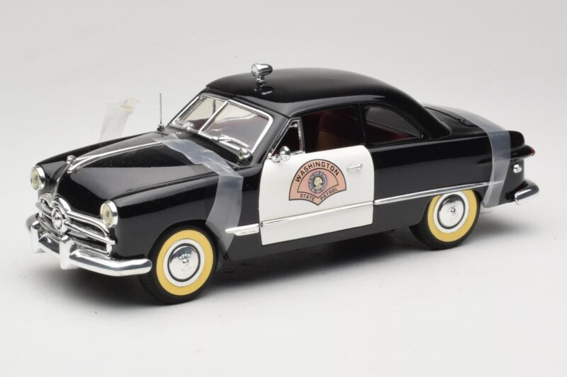 Ford Sedan Washington State Police Solido 1:18 8158 Diecast