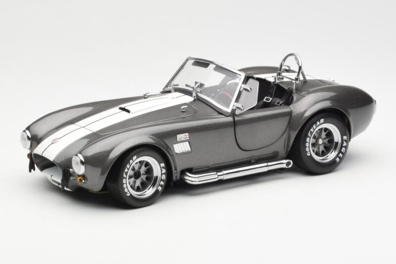 Ford Shelby Cobra 427 S/C Grey Metallic With White Stripes Kyosho 1:18 Ford Shelby Cobra 427 S/C Grey Metallic With White Stripes Kyosho 1:18 08045GRW Diecast