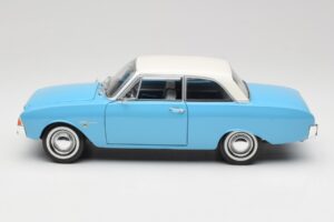 Ford Taunus 12M P1 Taunus Blue Revell 1:18 08880 Diecast - image 4 of 8
