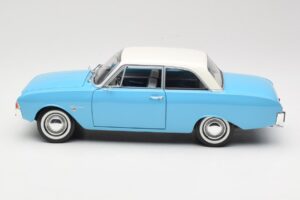 Ford Taunus 17M P2 Blue Revell 1:18 08817 Diecast - image 4 of 8