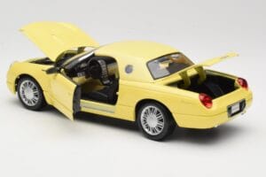Ford Thunderbird Show Car Yellow Maisto 1:18 50336 Diecast - image 5 of 8