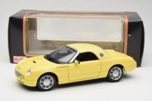 Ford Thunderbird Show Car Yellow Maisto 1:18 50336 Diecast - image 8 of 8