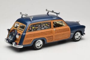 Ford Woody Station Wagon Bayview Blue Surf Shop Motor City 1:18 60002 Diecast - image 3 of 8