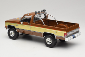GMC K-2500 Sierra Grande Brown GreenLight 1:18 13560 Diecast - image 7 of 8