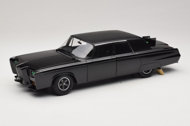 Chrysler Imperial Black Beauty Green Hornet TV Series AUTOart 1:18 71546 Diecast