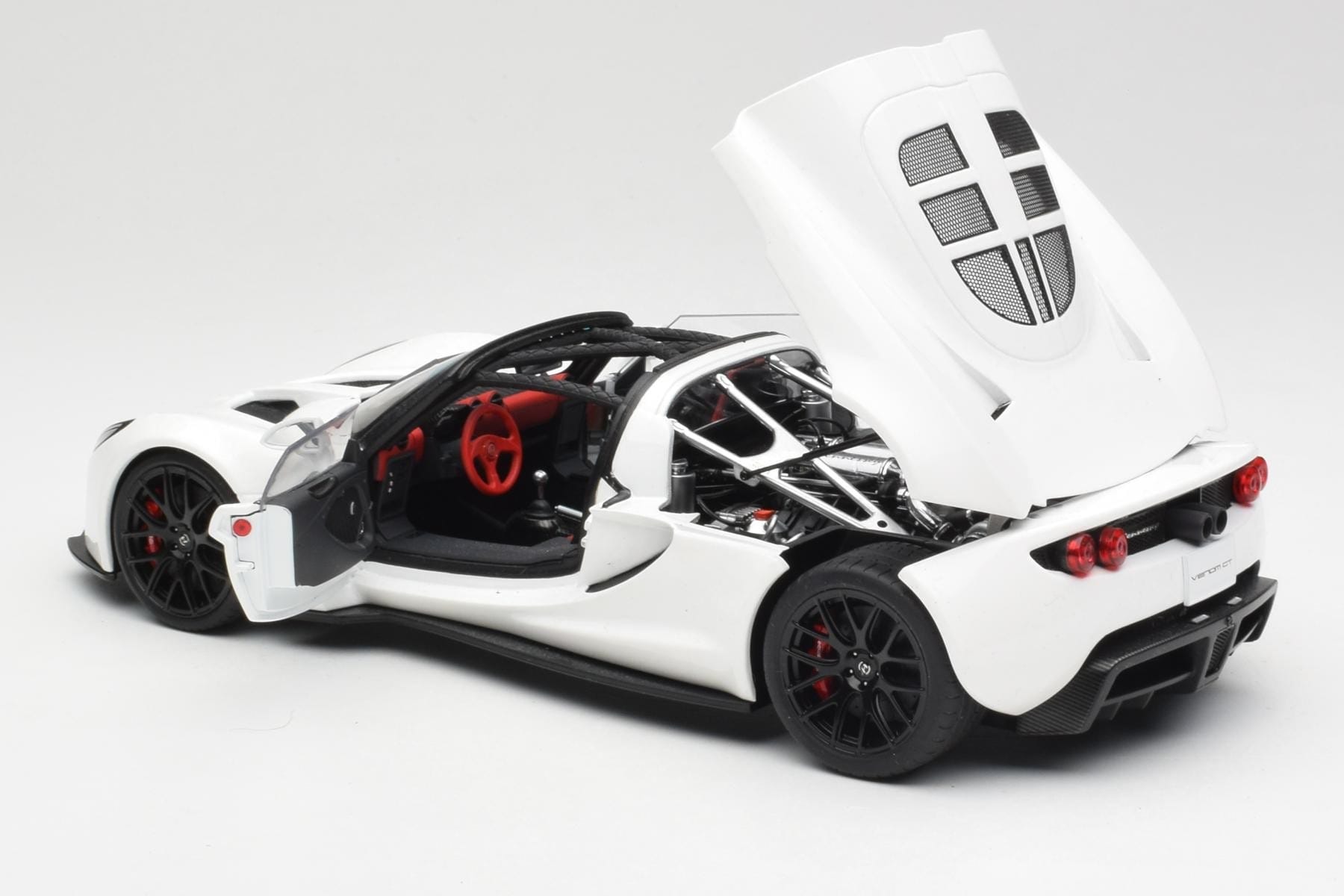 AUTOart Hennessey Venom GT 1:18 Diecast White Hypercar
