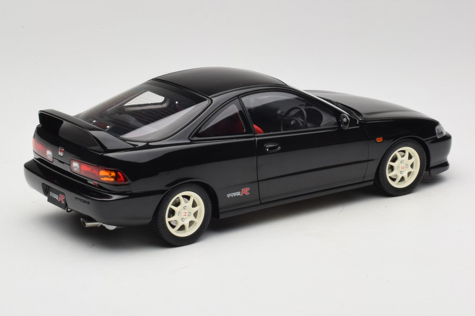 MotorHelix Honda Integra Type R DC2 1:18 Flamenco Black