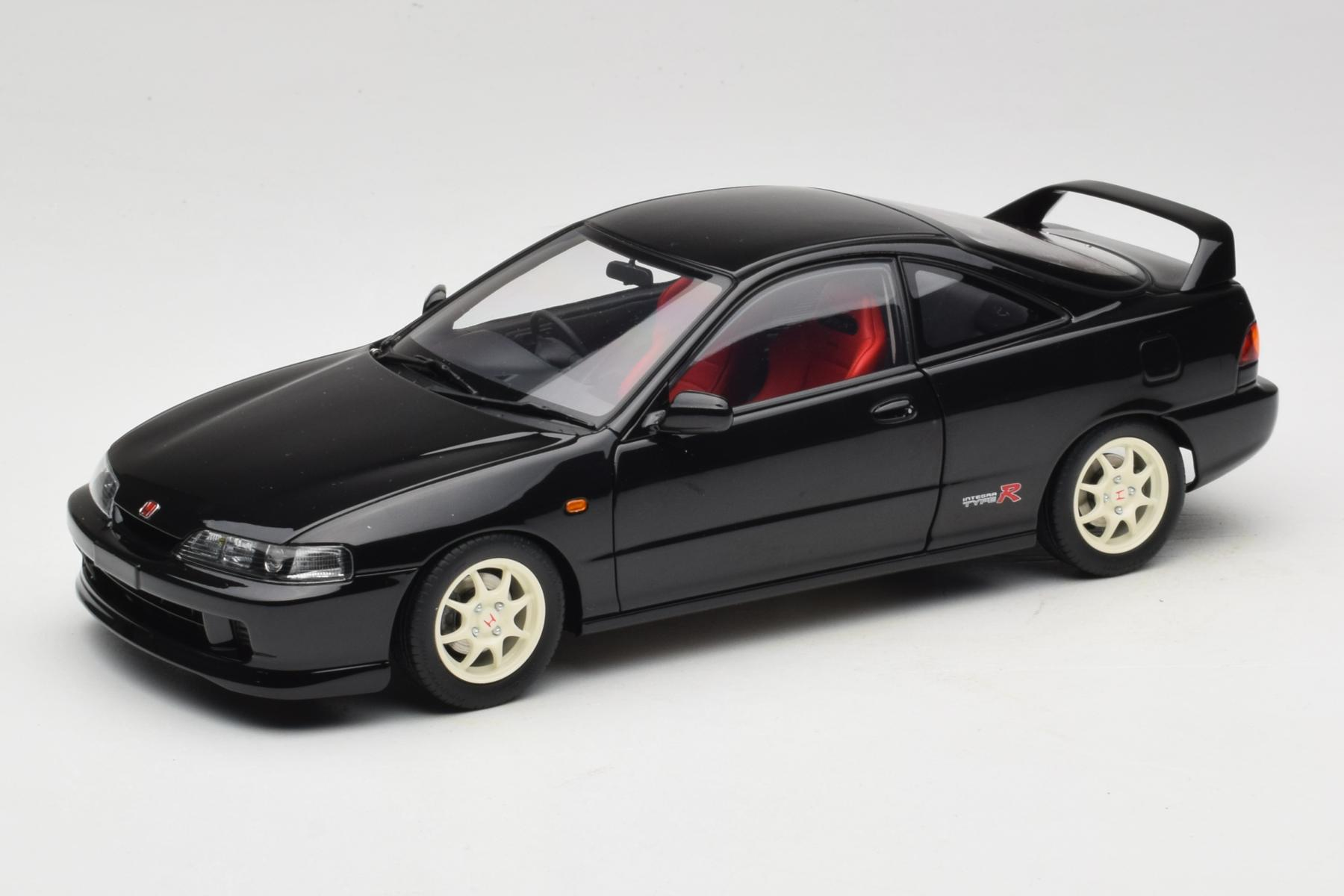 MotorHelix Honda Integra Type R DC2 1:18 Flamenco Black