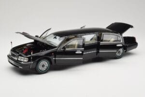 Hongqi Qijian CA7460 FAW 1:18 139940 Diecast - image 2 of 8