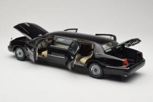 Hongqi Qijian CA7460 FAW 1:18 139940 Diecast - image 5 of 8