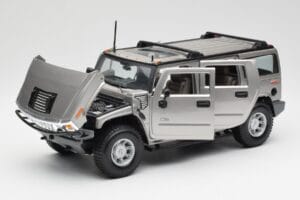 Hummer H2 Silver Maisto 1:18 7449569 Diecast - image 2 of 8