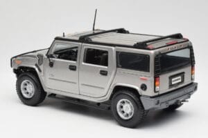 Hummer H2 Silver Maisto 1:18 7449569 Diecast - image 7 of 8