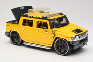 Hummer H2 SUT Concept Yellow Maisto 1:18 31067 Diecast - image 6 of 8