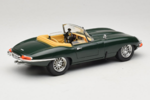 Jaguar E-Type Cabriolet Green Bburago 1:18 3026 Diecast - image 3 of 8