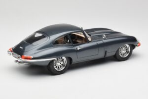 Jaguar E-Type Series 1 Green Bburago 1:18 3018-M1 Diecast - image 5 of 8