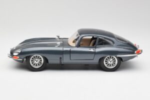 Jaguar E-Type Grey Bburago 1:18 30018 Diecast - image 4 of 8