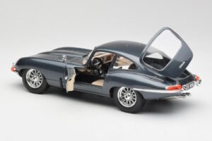 Jaguar E-Type Grey Bburago 1:18 30018 Diecast - image 5 of 8