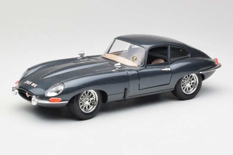 Jaguar E-Type Grey Bburago 1:18 30018 Diecast