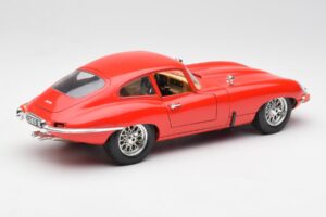 Jaguar E-Type Red Bburago 1:18 3018 Diecast - image 3 of 8
