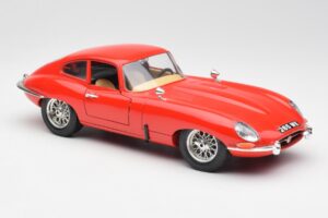 Jaguar E-Type Red Bburago 1:18 3018 Diecast - image 6 of 8