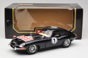 Jaguar E-Type Series 1 #1 British Racing Green Bburago 1:18 3018-M3 Diecast - image 8 of 8