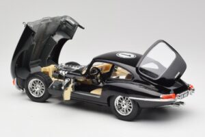 Jaguar E-Type Series 1 #1 British Racing Green Bburago 1:18 3018-M3 Diecast - image 5 of 8