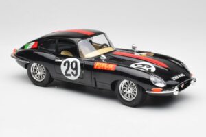 Jaguar E-Type #29 Black Bburago 1:18 3018-M4 Diecast - image 6 of 8