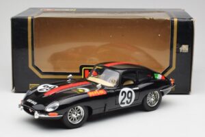 Jaguar E-Type #29 Black Bburago 1:18 3018-M4 Diecast - image 8 of 8