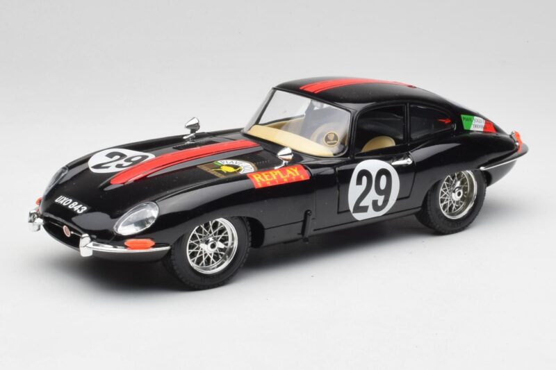 Jaguar E-Type #29 Black Bburago 1:18 3018-M4 Diecast
