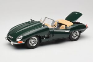 Jaguar E-Type Series 1 Roadster Green Bburago 1:18 3018-M5 Diecast - image 2 of 8