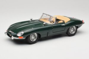 Jaguar E-Type Series 1 Roadster Green Bburago 1:18 3018-M5 Diecast