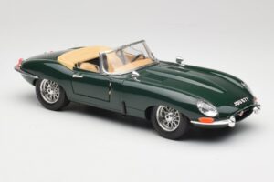 Jaguar E-Type Series 1 Roadster Green Bburago 1:18 3018-M5 Diecast - image 6 of 8