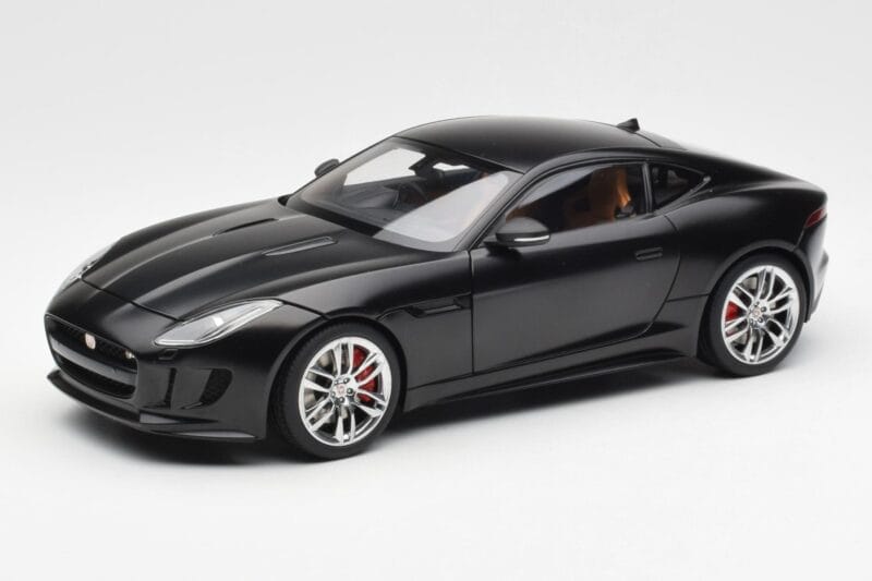 Jaguar F-Type R X152 Matt Black AUTOart 1:18 73652 Composite