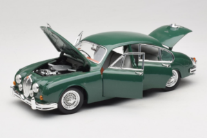 Jaguar Mark II Green Tchibo 1:18 49420 Diecast - image 2 of 8