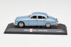 Jaguar Mk II Blue Metallic Minichamps 1:43 433130604 Diecast