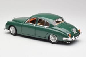 Jaguar Mk II British Racing Green Maisto 1:18 50287 Diecast - image 7 of 8