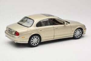 Jaguar S-Type X200 Bronze Maisto 1:18 50332 Diecast - image 3 of 8