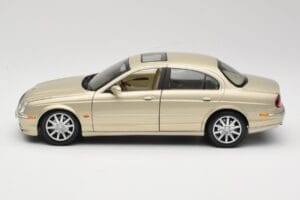 Jaguar S-Type X200 Bronze Maisto 1:18 50332 Diecast - image 4 of 8