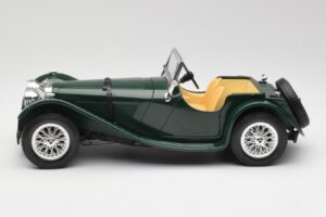 Jaguar SS 100 Roadster Green Bburago 1:18 3006 Diecast - image 4 of 8
