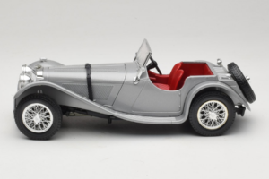 Jaguar SS100 Silver Bburago 1:18 3006-M2 Diecast - image 3 of 6