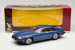 Jaguar XJ-S Blue Road Signature 1:18 92658 Diecast - image 8 of 8