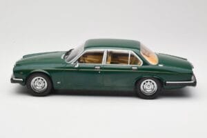 Jaguar XJ Series III Dark Green MCG 1:18 MCG18175 Diecast - image 3 of 6