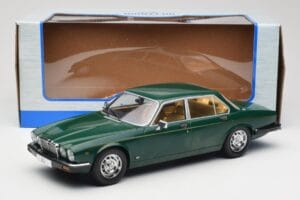 Jaguar XJ Series III Dark Green MCG 1:18 MCG18175 Diecast - image 6 of 6